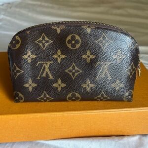 💄Louis Vuitton Cosmetic Pouch💄